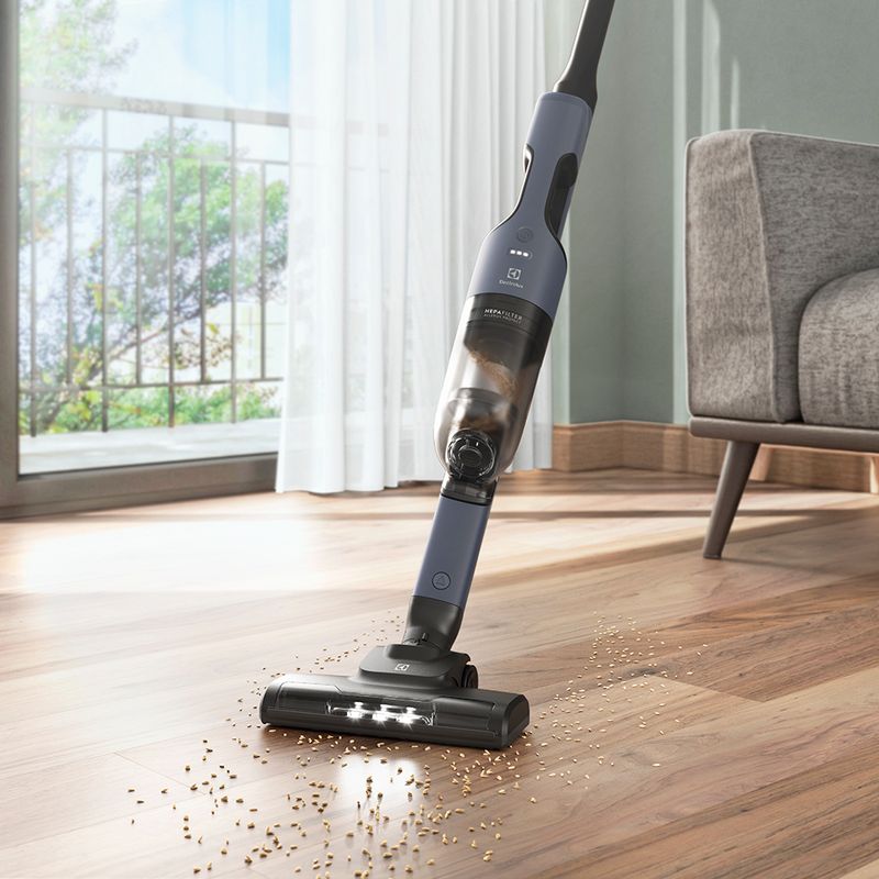 Vacuum_Cleaner_ERG019_LivingRoom_Close_Electrolux_1000x1000.jpg