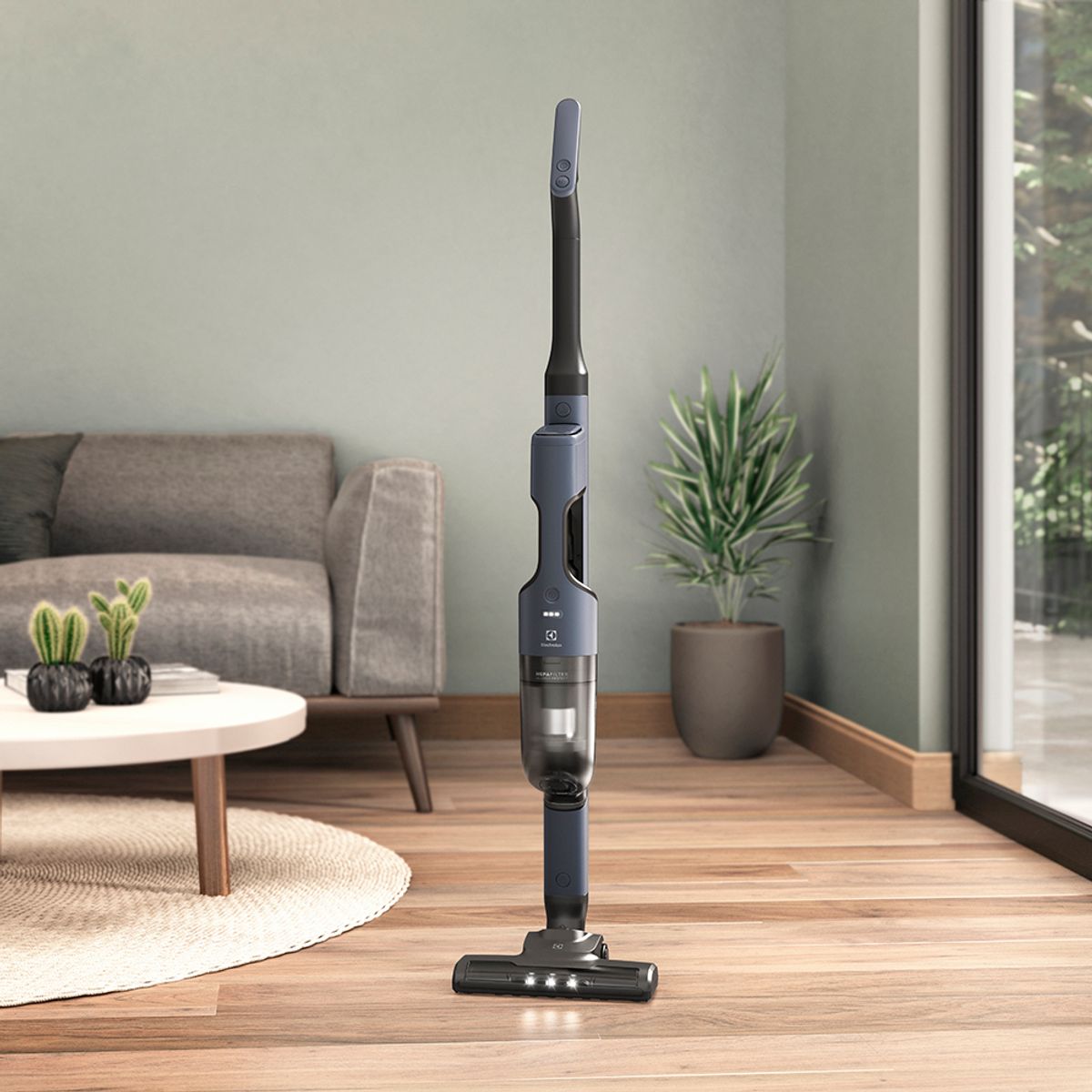 Vacuum_Cleaner_ERG019_LivingRoom_Electrolux_1000x1000.jpg