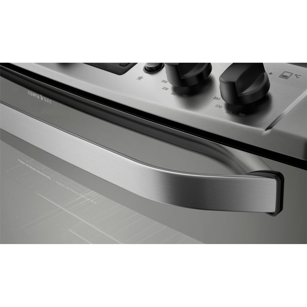 Range_76DXR_Door-Handle_Electrolux_Spanish.jpg