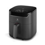 Airfryer_EAF45_Perspective_Electrolux_Spanish