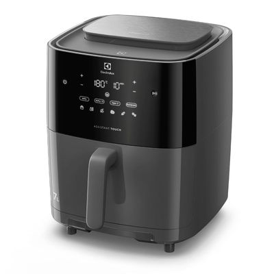 Airfryer_EAF180_Perspective_Electrolux_Spanish