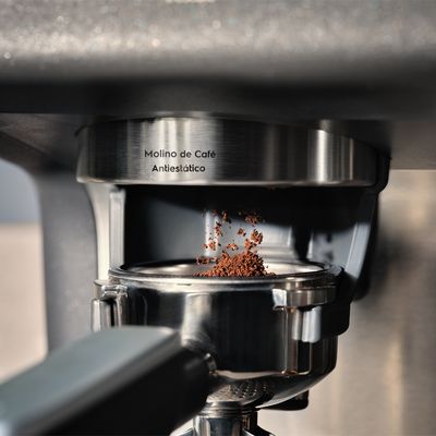 Maquina_Cafe_ECM90_Moedor_Electrolux_Spanish_-1000x1000.raw