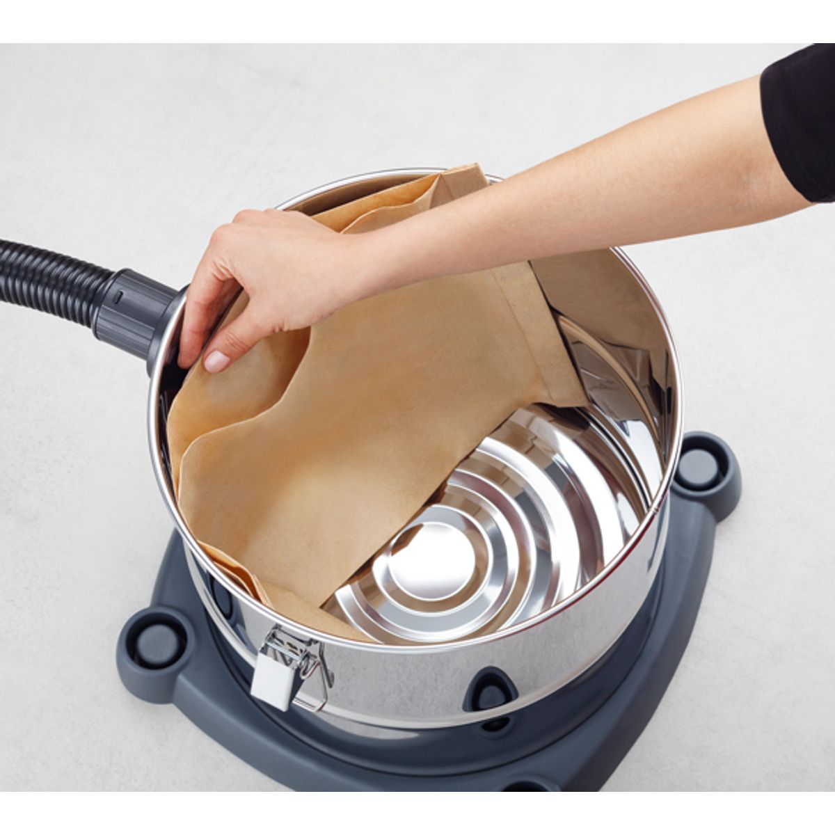 Vacuum_Cleaner_GT20i_bag_Electrolux_Portuguese_600x600-600x538.raw